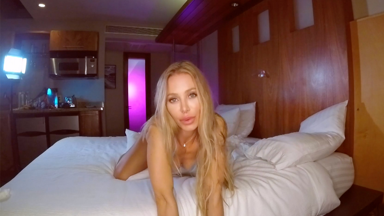 Watch Nicole Aniston in an Exclusive Pornstar Video from Nicole Aniston.
